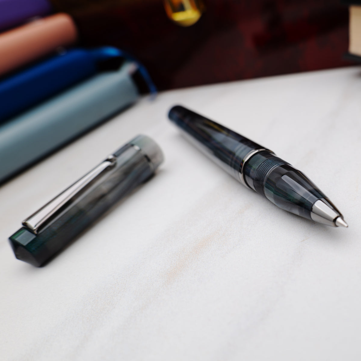 Delta Duna Zephyr(grey) Ruthenium Trim Rollerball Pen