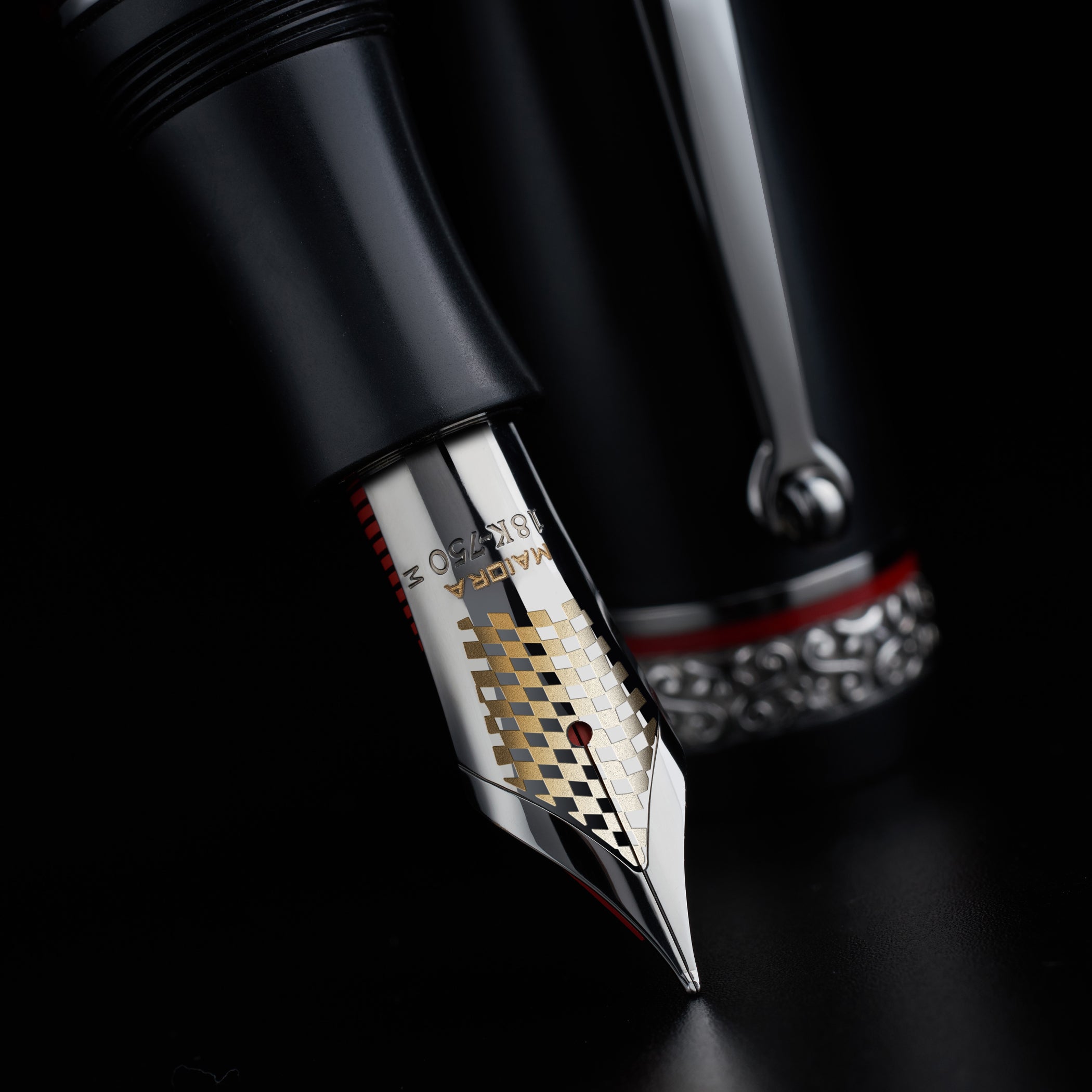 Maiora Ogiva Racing Fountain Pen 14KT Nib