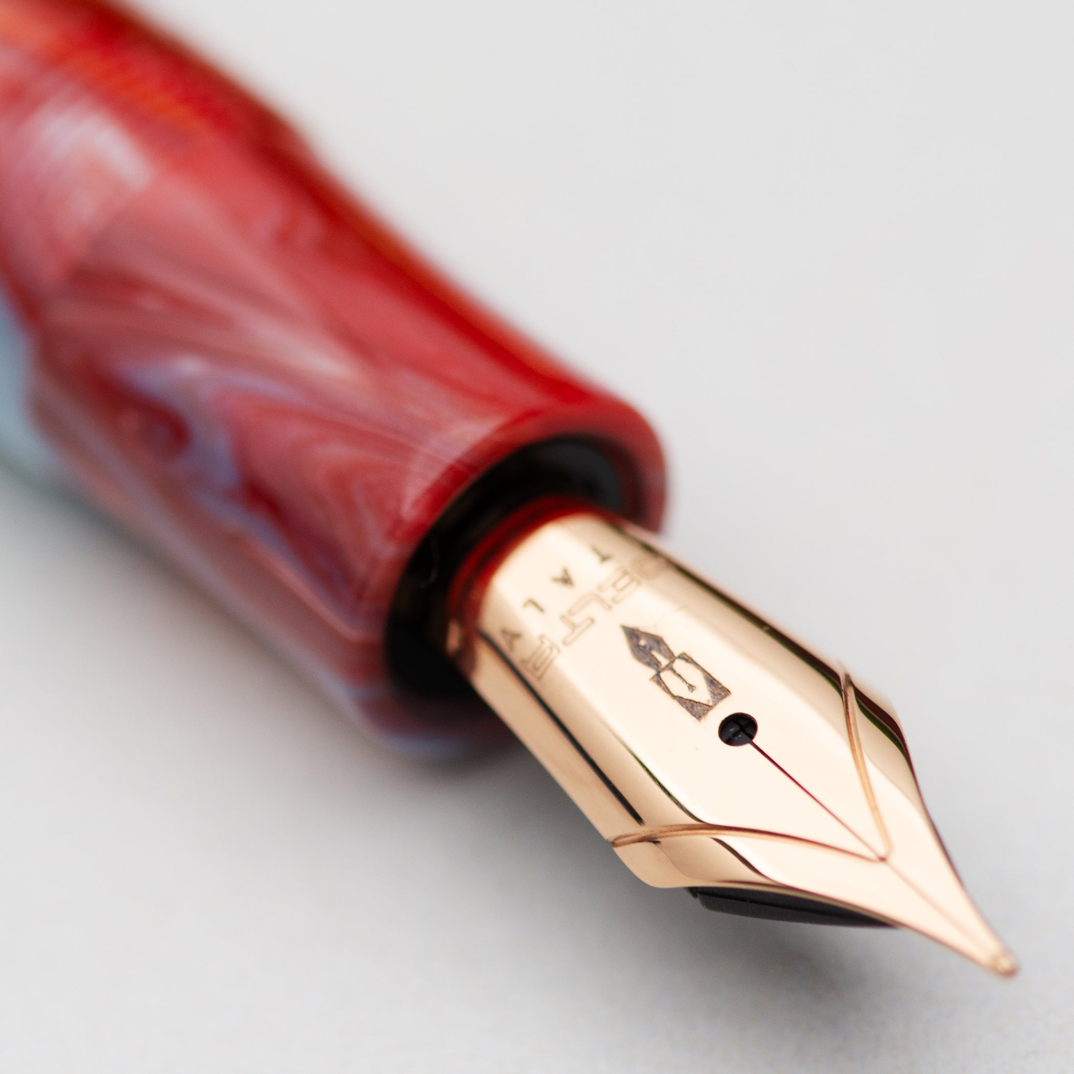 Delta Duna Ghibli(Red) Rosegold Trim Fountain Pen