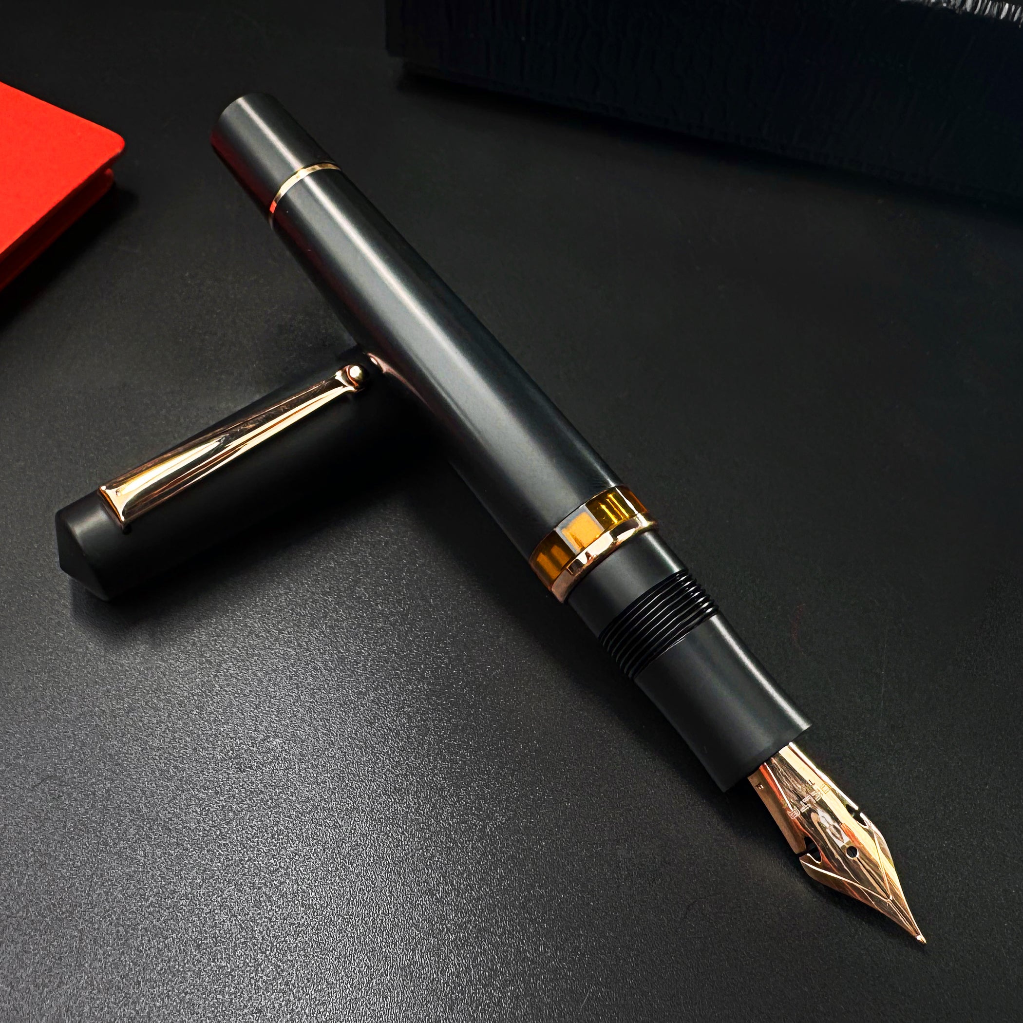 Delta Duna Matte Black Rosegold Trim Fountain Pen