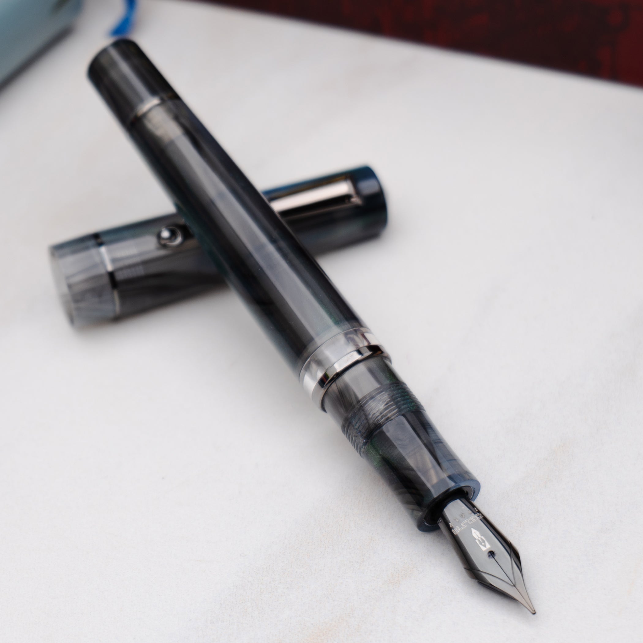 Delta Duna Zephyr(Grey) Ruthenium Trim Fountain Pen