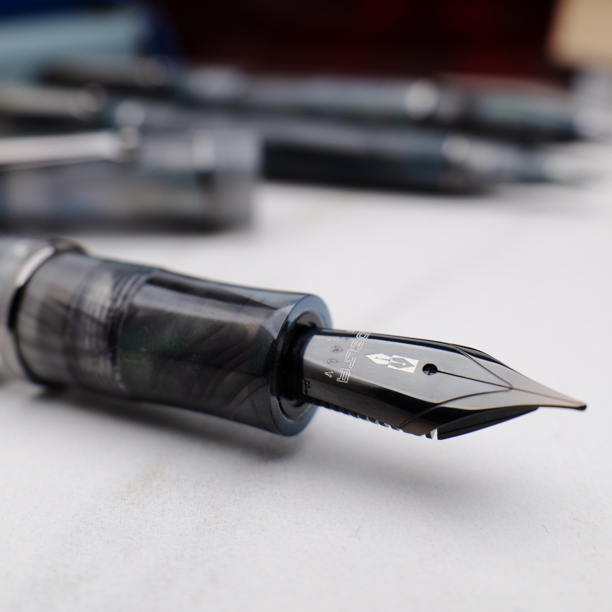 Delta Duna Zephyr(Grey) Ruthenium Trim Fountain Pen