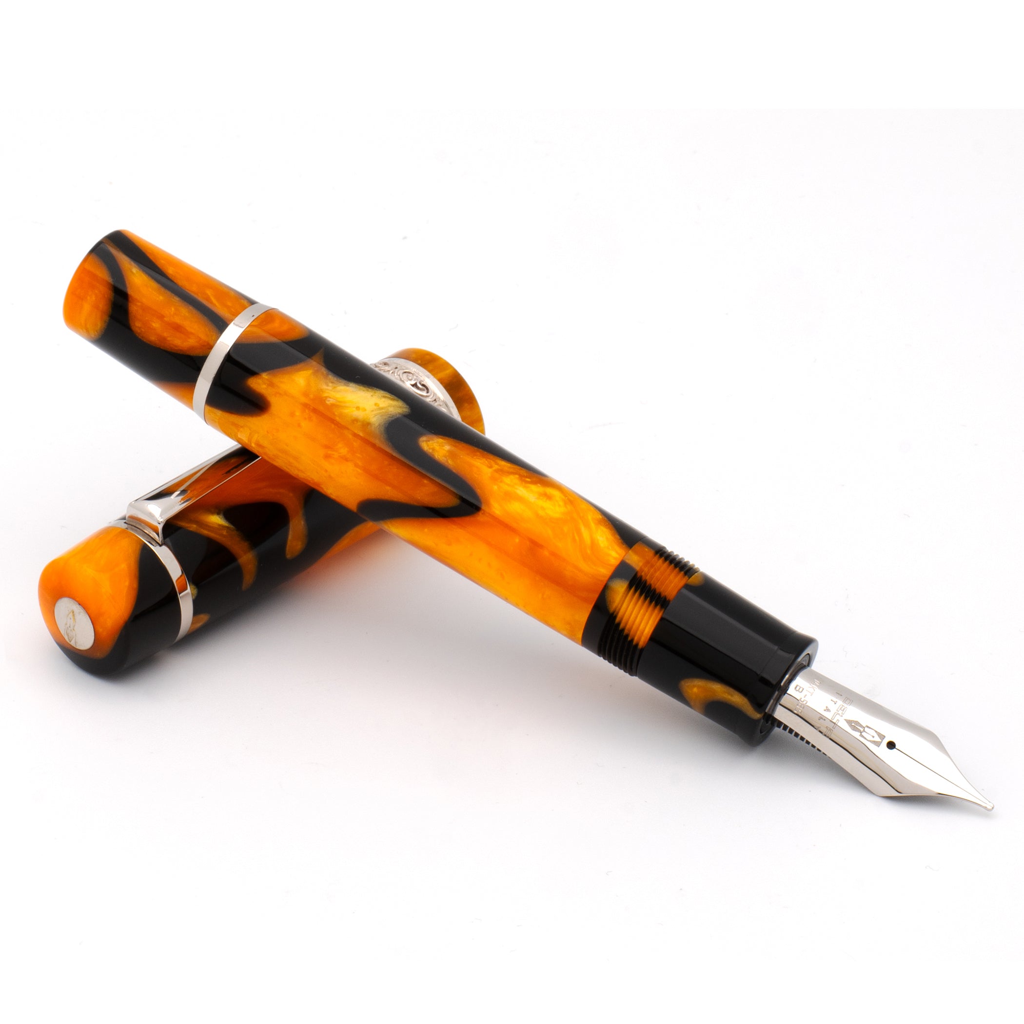 Delta DV Original Masterpiece Oversize Fountain Pen Sterling Silver Trim 14KT Nib