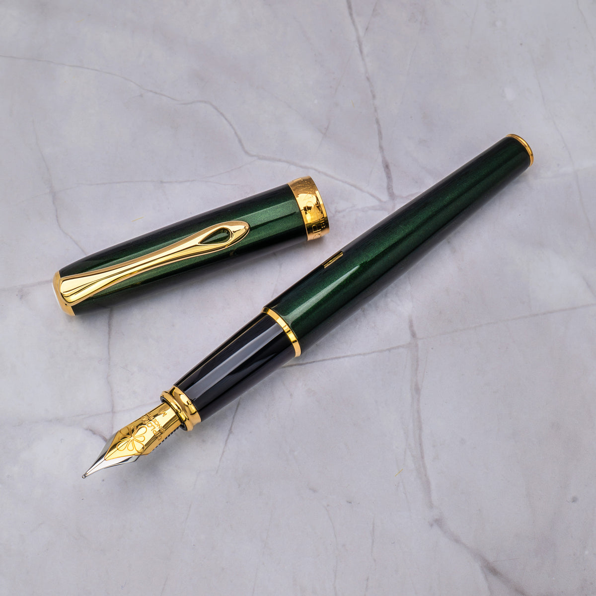 Diplomat Excellence A2 Evergreen with Gold Trim Fountain Pen