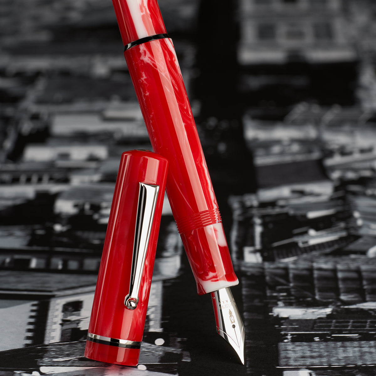 Delta Spaccanapoli Fountain Pen Arcivescovile(Red)