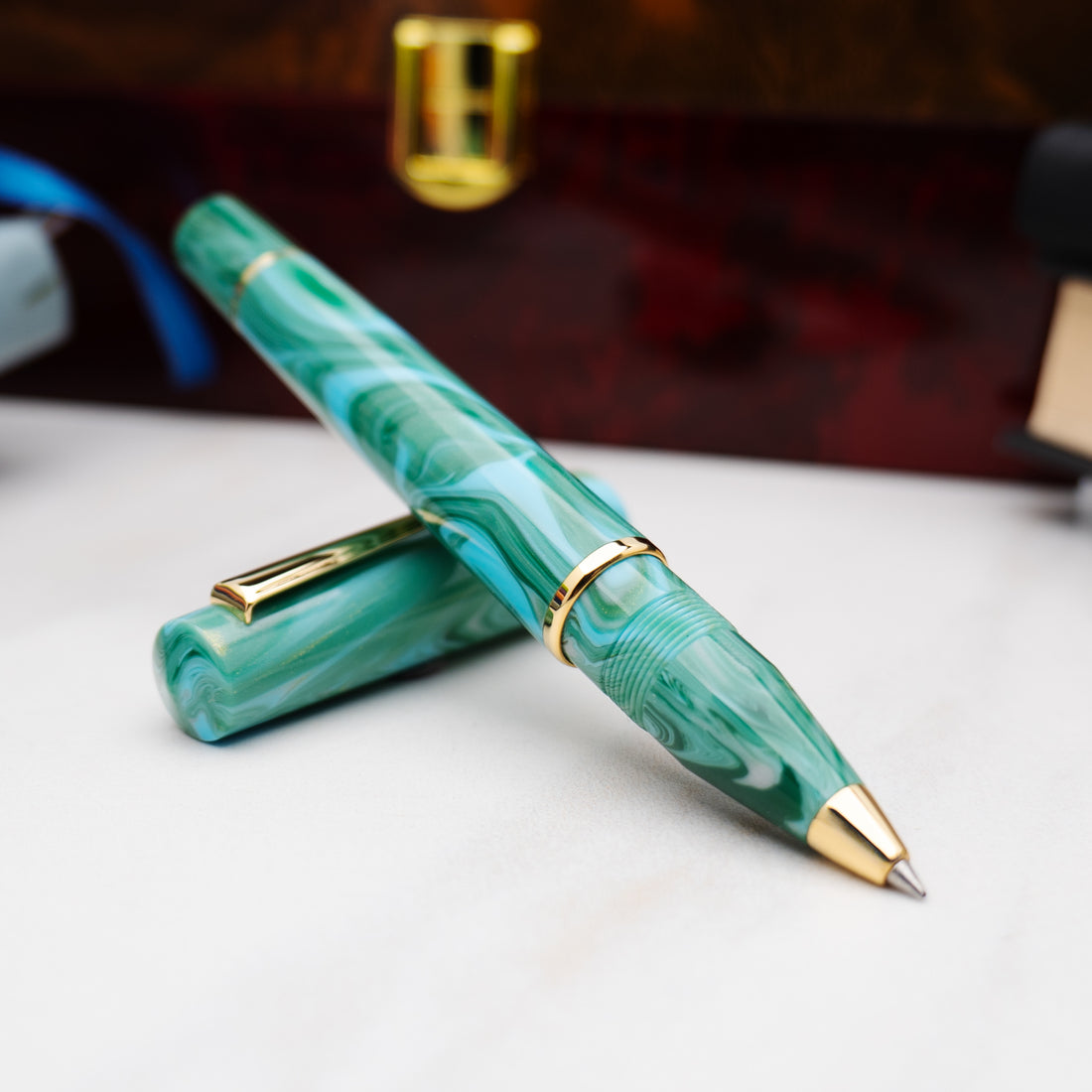 Delta Duna Vortex(green) Gold Trim Rollerball Pen
