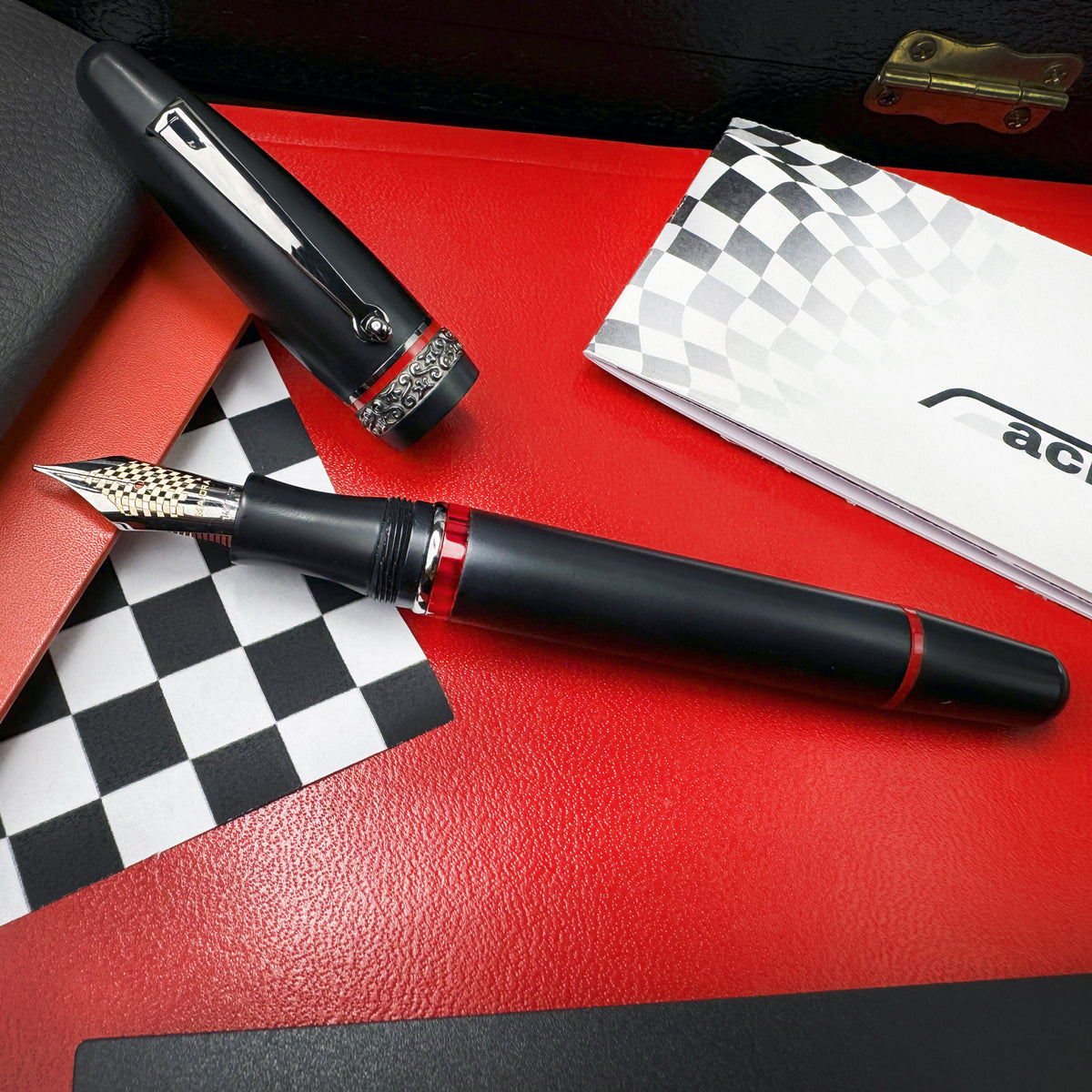 Maiora Ogiva Racing Fountain Pen 14KT Nib