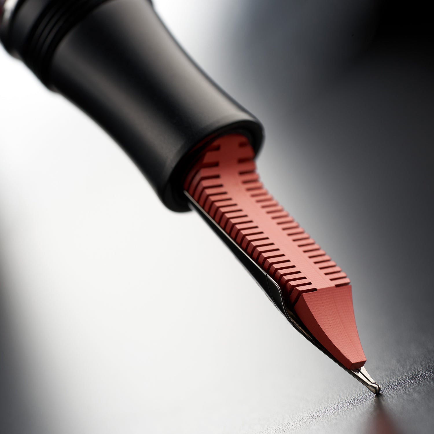 Maiora Ogiva Racing Fountain Pen 14KT Nib