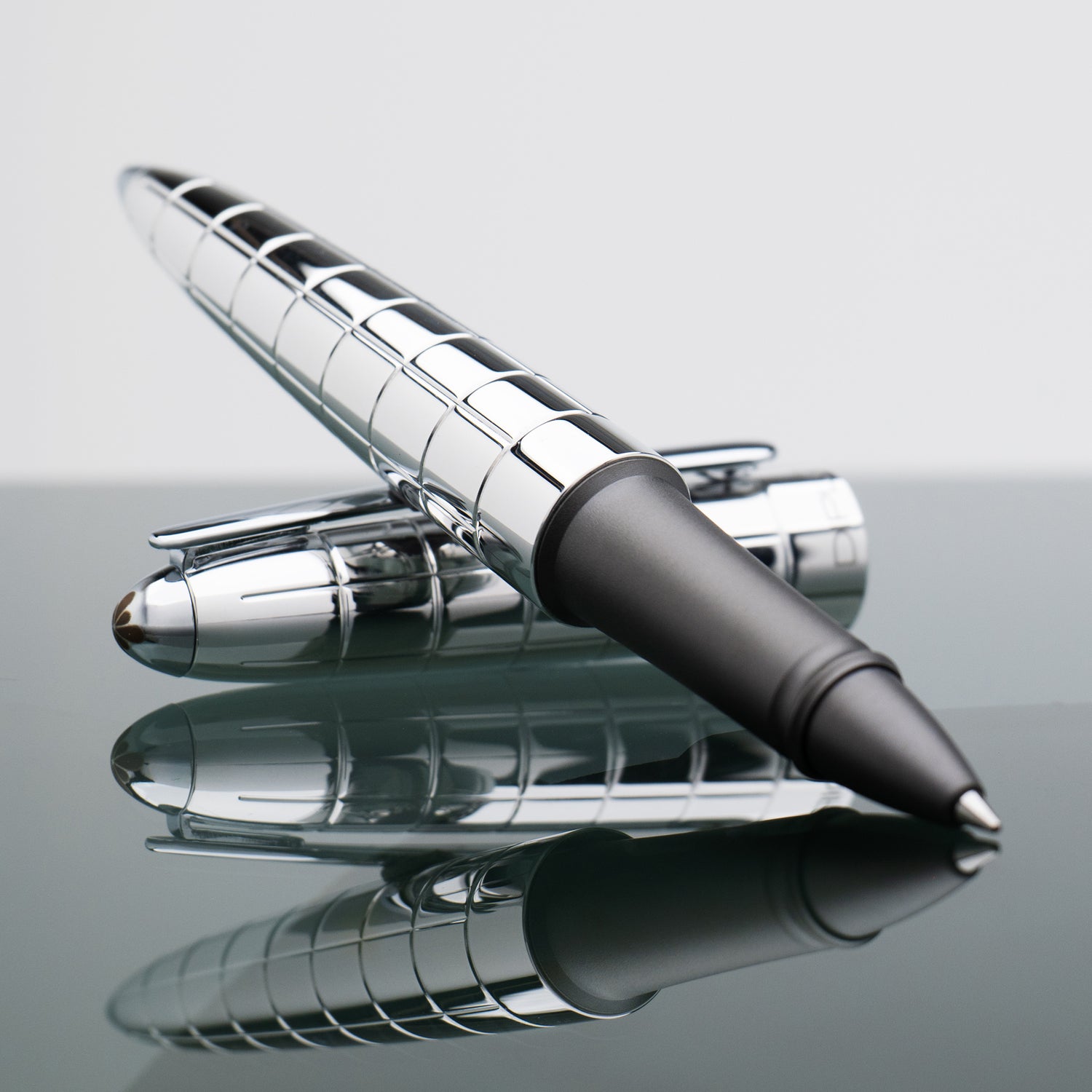 Diplomat Aero Rhomb Chrome Rollerball Pen
