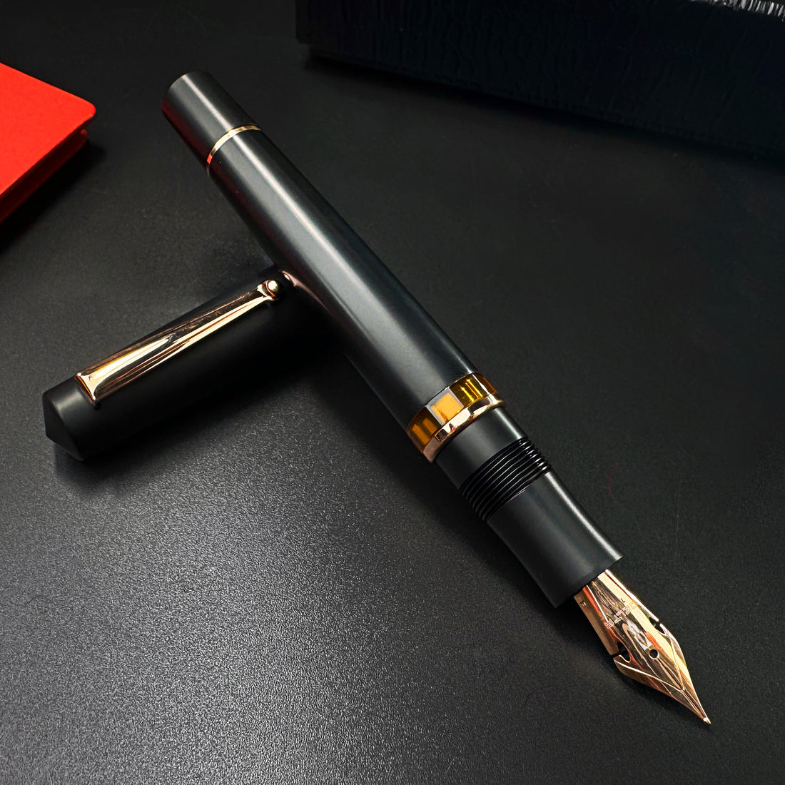 Delta Duna Matte Black Rosegold Trim Fountain Pen