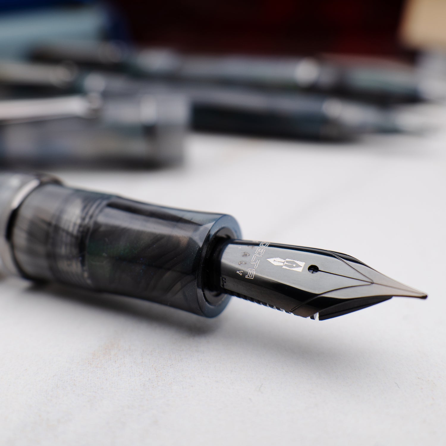 Delta Duna Zephyr(Grey) Ruthenium Trim Fountain Pen