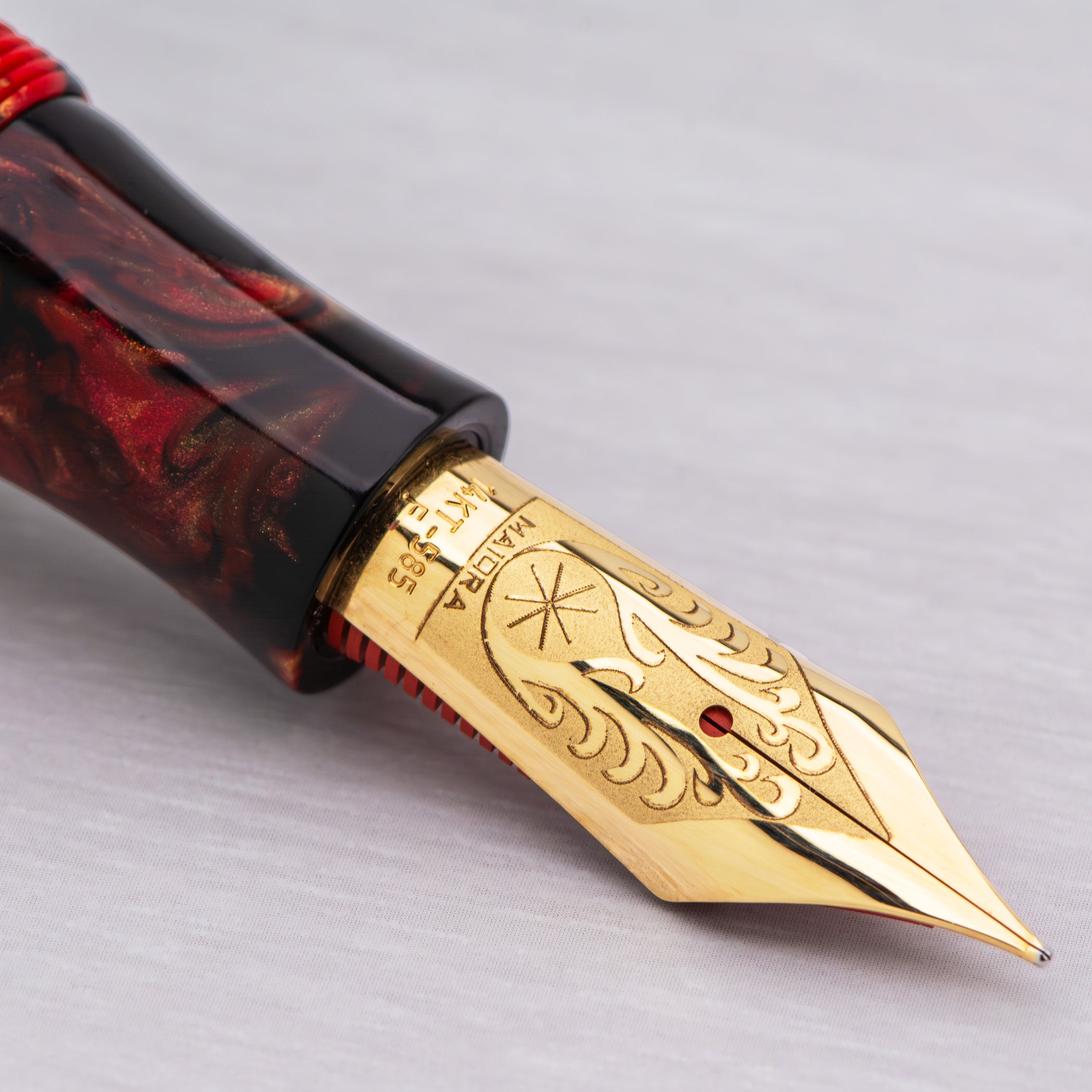 Maiora Ultra Ogiva Golden Rule Fountain Pen