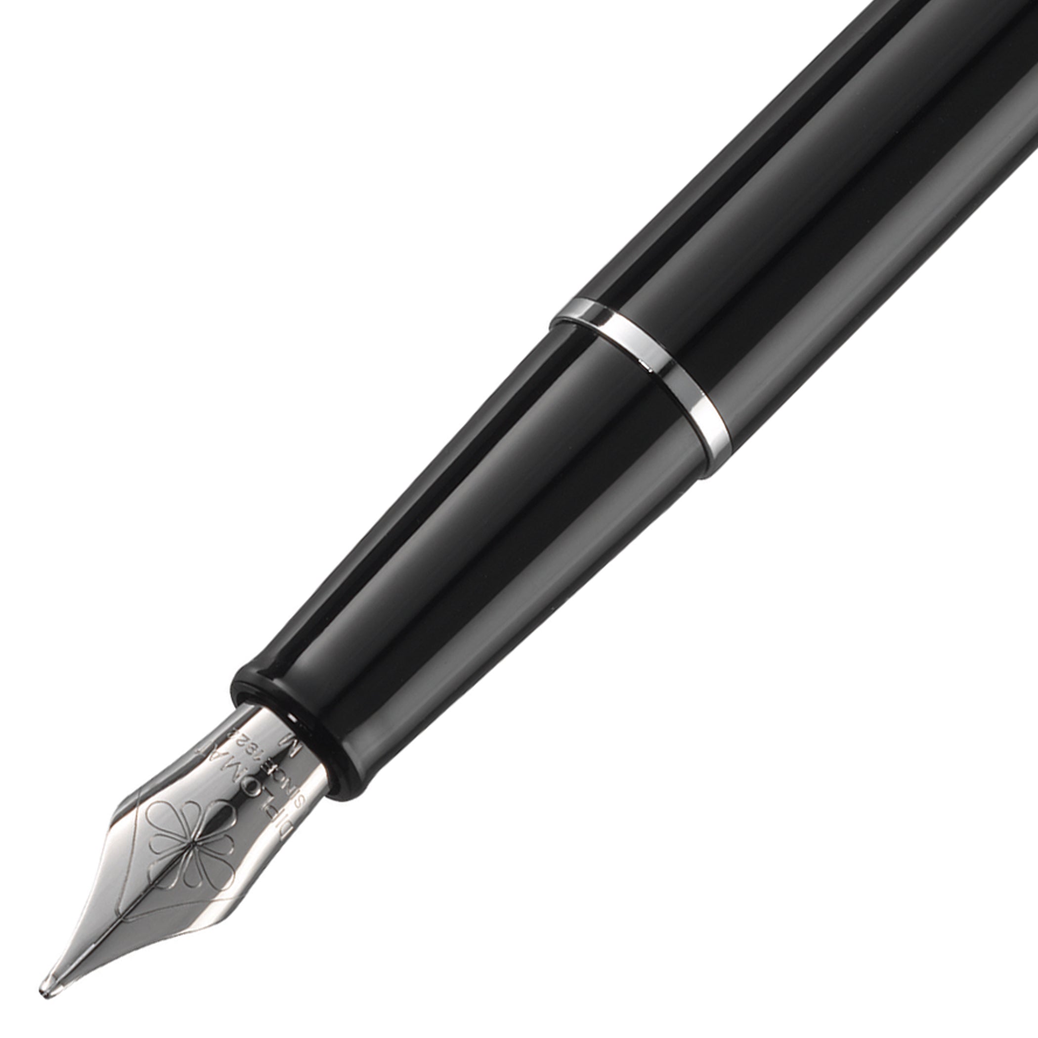 Diplomat Traveller Black Lacquer Fountain Pen